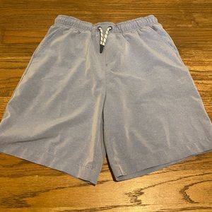 Boy’s Vineyard Vines shorts, size L.